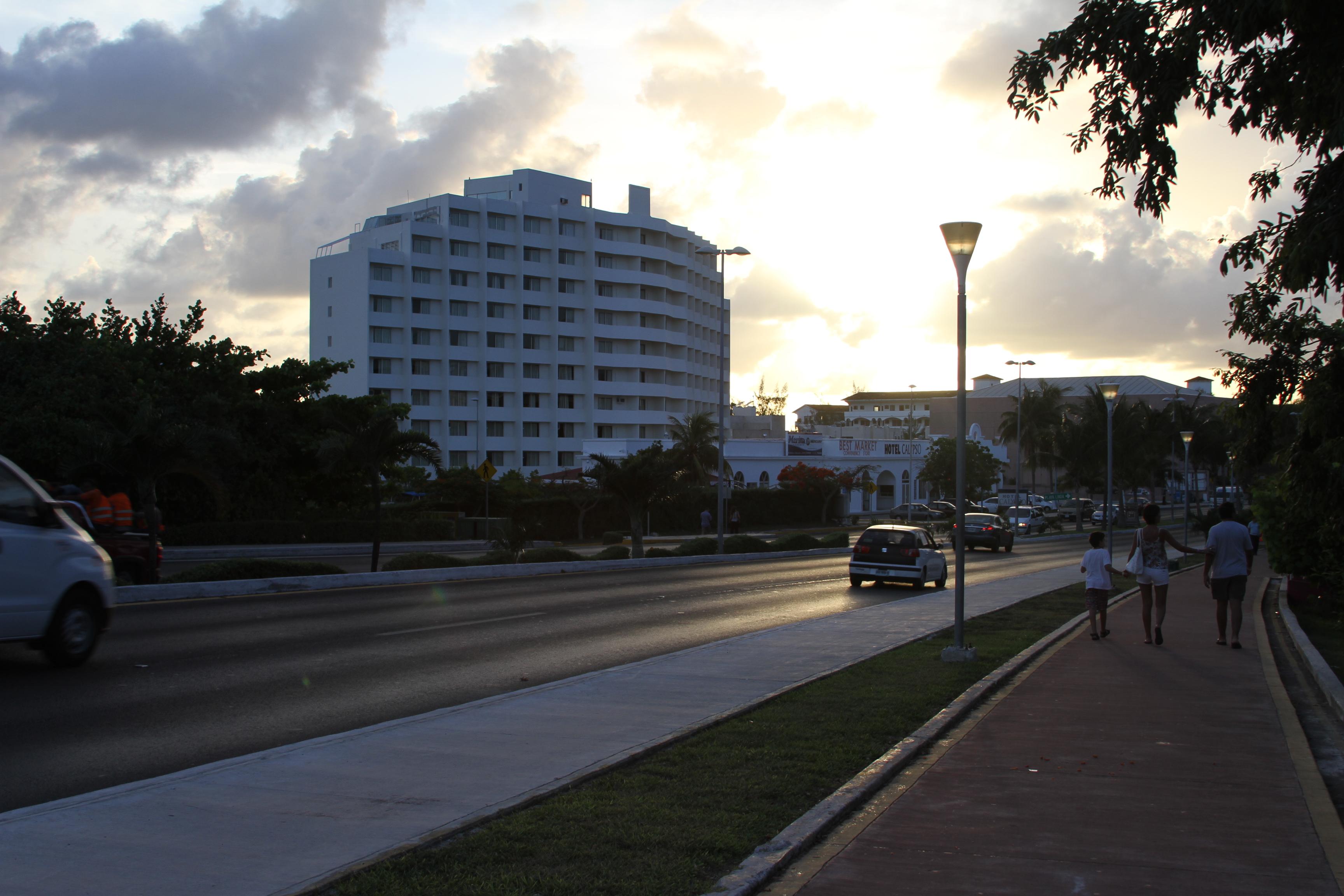 Hotel Calypso Cancun Exterior photo