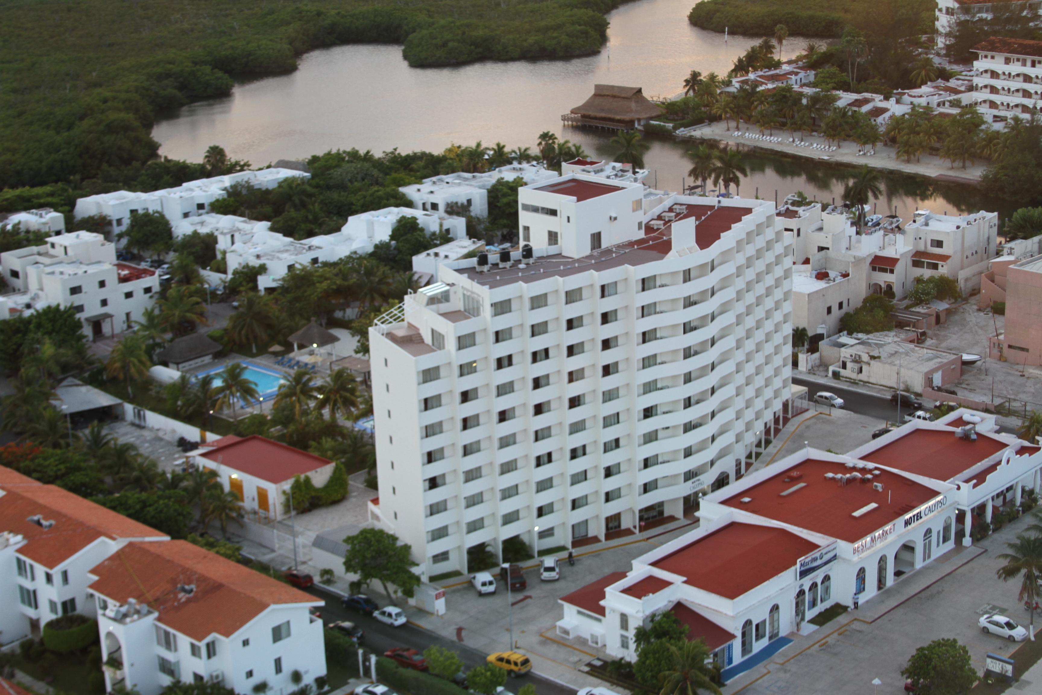 Hotel Calypso Cancun Exterior photo