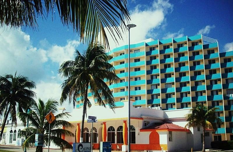 Hotel Calypso Cancun Exterior photo